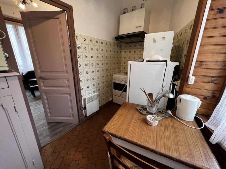 Ferienwohnung Le Nid Douillet Rustique Linge Fourni La Bourboule Exterior foto